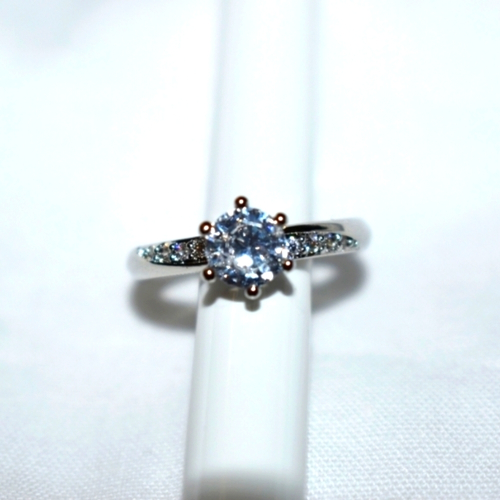 18K White Gold Crsytal Diamond Engagement Ring - Picture 6 of 13